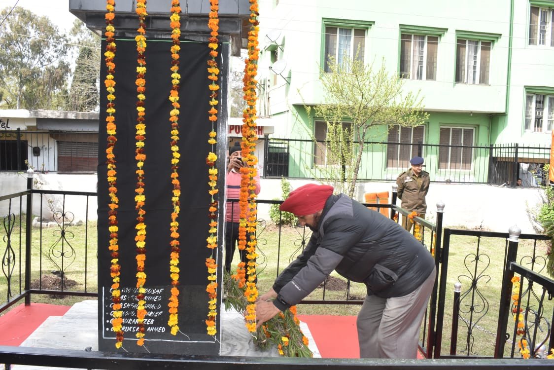 District Police Poonch paid Tributes to Shaheed Dysp Manjeet Singh