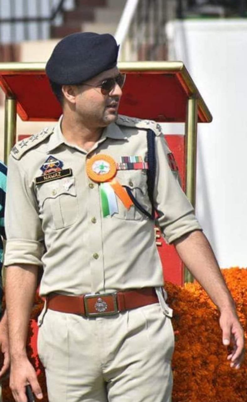 SDPO Gandoh greets People on the Eve of Eid-ul-Fitr