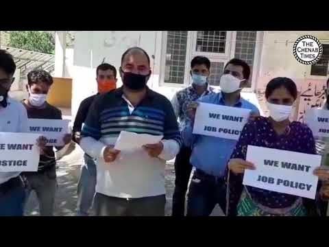 Kishtwar: MGNREGA employees observe pen down strike in Drabshalla