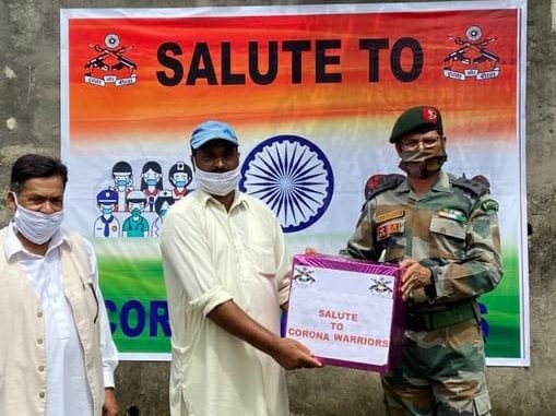 Army distributes Hand Sanitisers and Masks at Salwah
