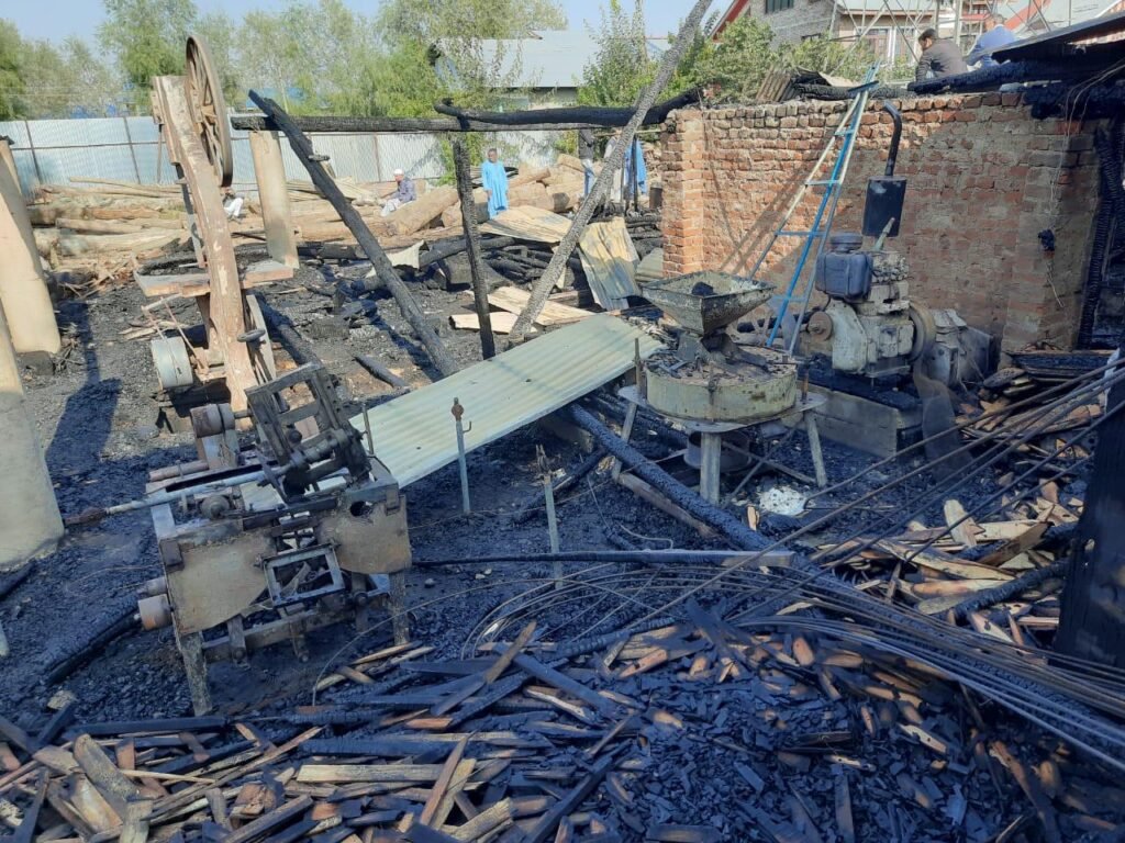 Two factory units gutted in fire mishap in Sopore