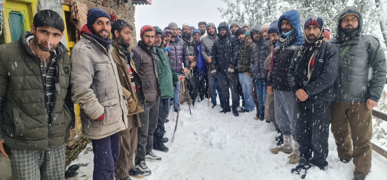 Locals gathered during visit of Thathri sub division administration officials