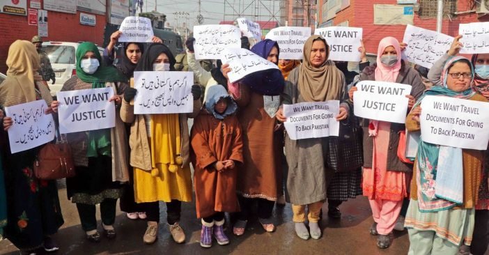 Pakistani women stage another protest, demand travel documents