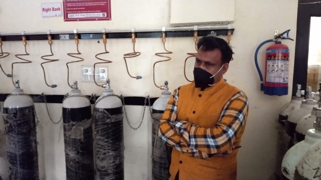 DC Doda visits Bhaderwah,took stock of Covid preparedness, reviews progress of HAMP and Seri Bazar Park