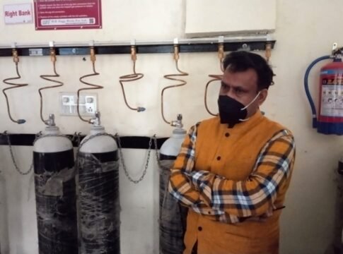 DC Doda visits Bhaderwah,took stock of Covid preparedness, reviews progress of HAMP and Seri Bazar Park