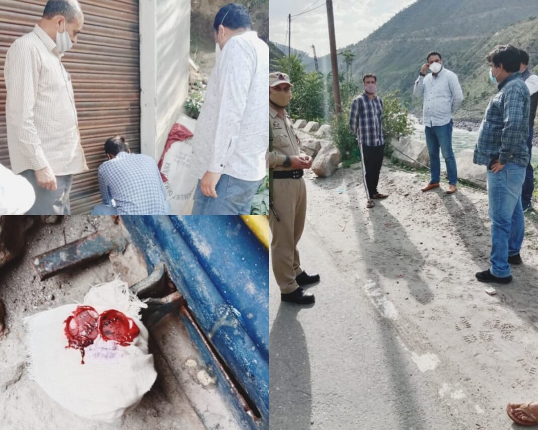 SDM Thathri seals two shops in violation of lockdown restrictions