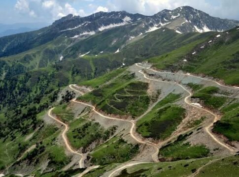 PIL filed in J&K High Court against the Sinthan road's delayed opening