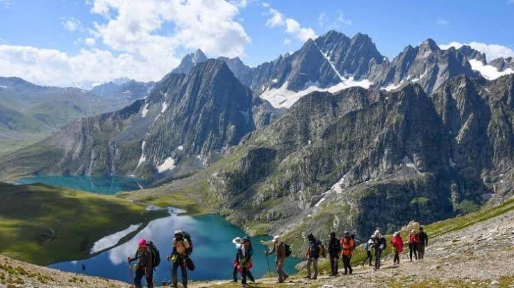 Kashmir: 2 trekkers died, one injured in Anantnag