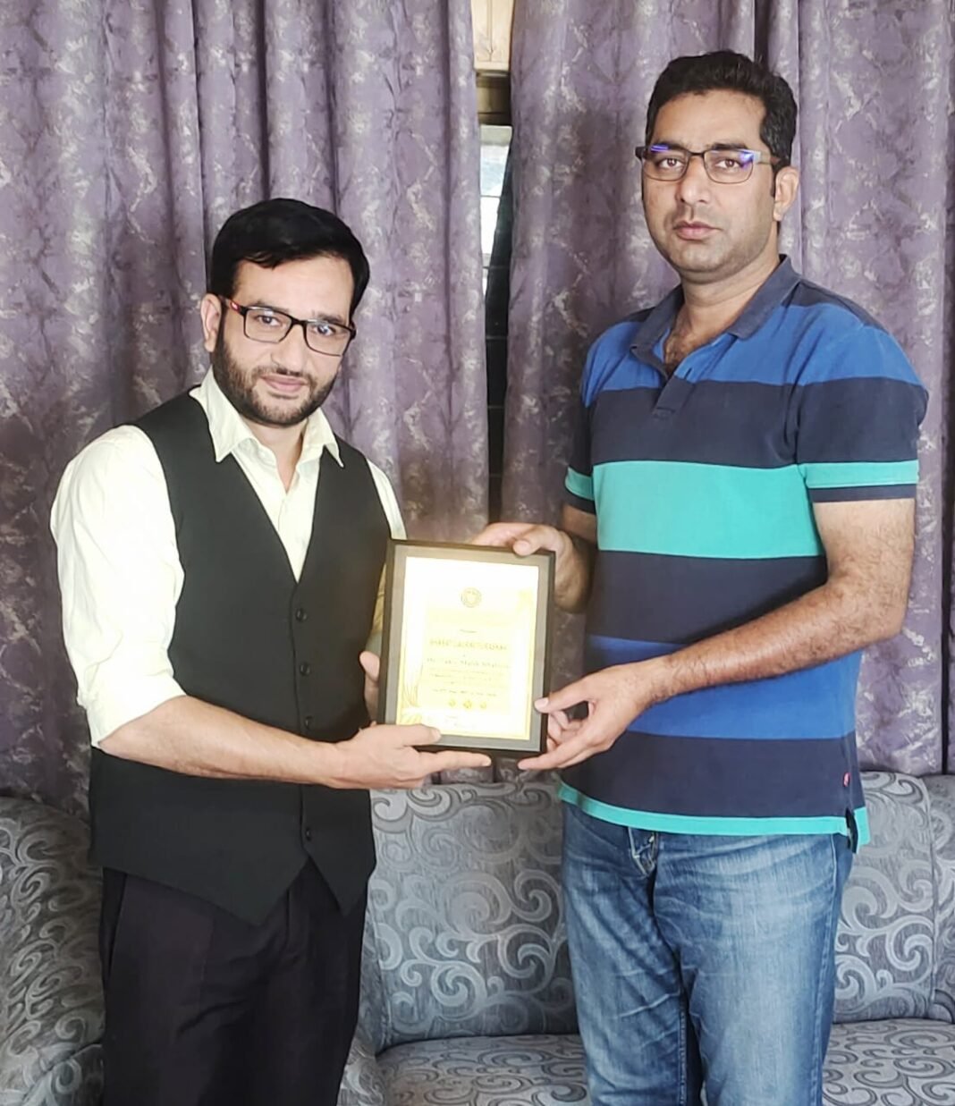 Dr. Zakir Malik Bhallesi, a Doda-based author, has been awarded the Bharat Gaurav Puruskar