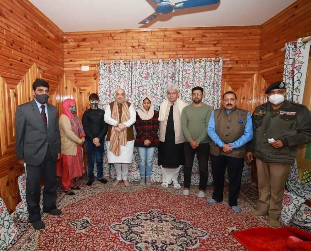 Amit Shah meets family of a J&K police officer killed by militants