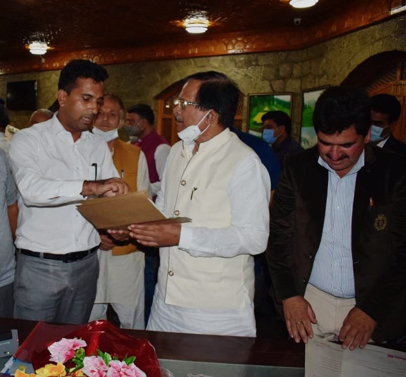 Bhaderwah Deputation calls on Union MoS for Tourism; Demanded District and Tourism infrastructure for Bhaderwah