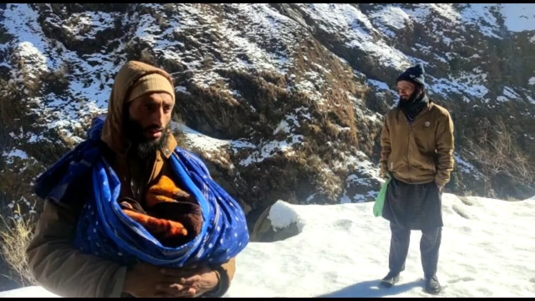 Doda: Father travel 5 KM on foot with ailing 2-month-old child, returns with her dead body