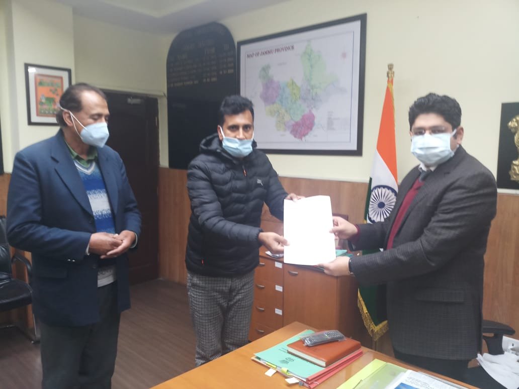 Bhaderwah deputation meets Divisional Commissioner Jammu discuss various matters