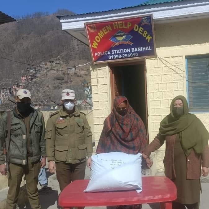 Narcotic bid foiled in Ramban’s Banihal, Lady from Punjab arrested with 10 kg poppy straw