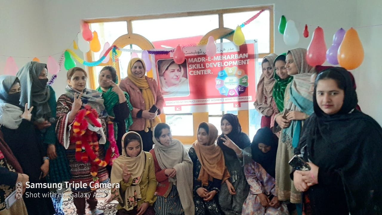 On Int’l Women’s Day, Adv Neelofar Inaugurates “Madr-e-Meharban Skill Development Centre” in Baramulla