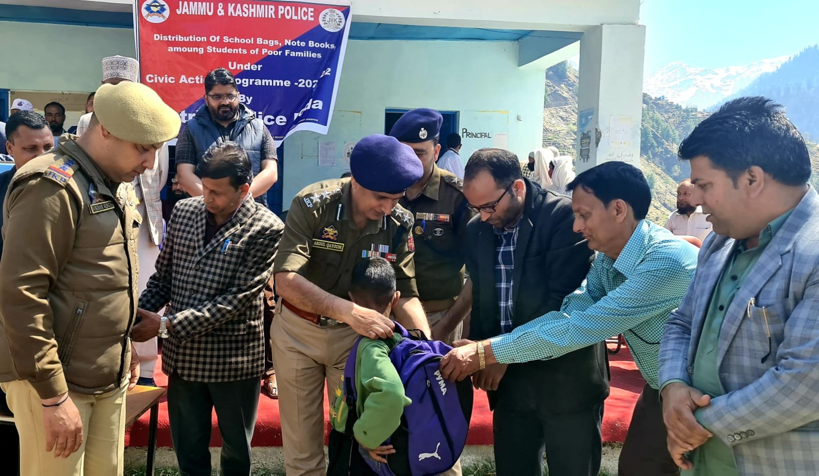 SSP Doda holds PCPG Meet at Chilly Gandoh, distributed study materials among BPL students