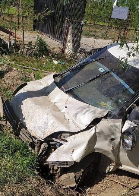 Driver dies after vehicle skids in Anantnag
