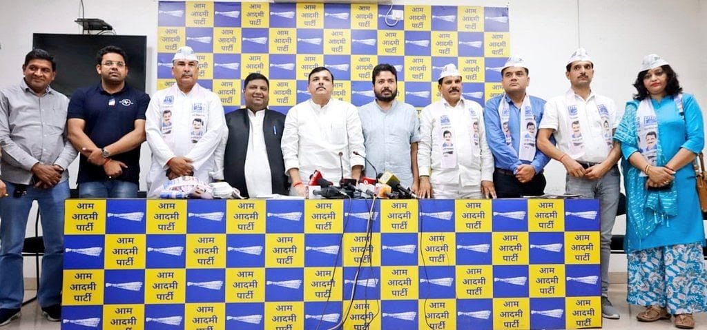 Former J&K minister Harsh Dev Singh among several leaders join AAP