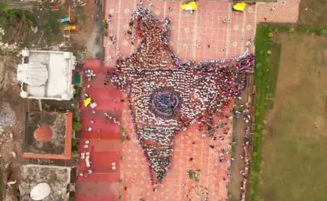 Indore Sets World Record For Largest Human Chain Making India’s Map