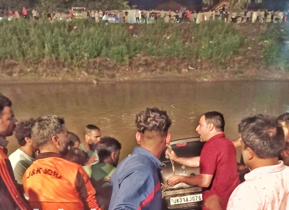 Woman Killed, Another Injured After Car Plunges Into Doodhganga Stream in Barzulla