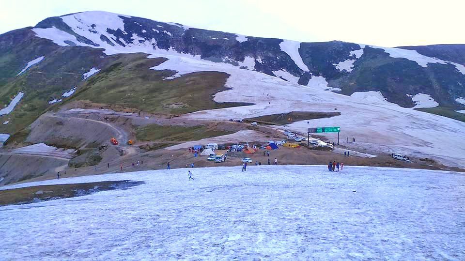 Bad Weather: People, Tourists Advised Not To Travel on Sinthan and Margan Passes on Kishtwar-Anantnag road