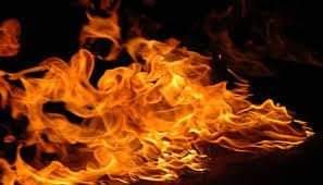 6 houses damaged in late night blaze in Srinagar’s Dalgate
