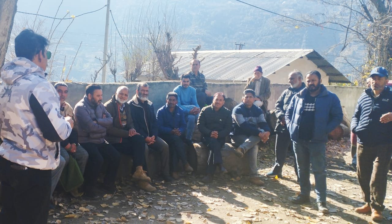 JKFDCL employees warns mass agitation, holds union meet in Doda JKFDCL employees warns mass agitation, holds union meet in Doda