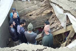 Man dead, another injured as house collapses in Rajouri village