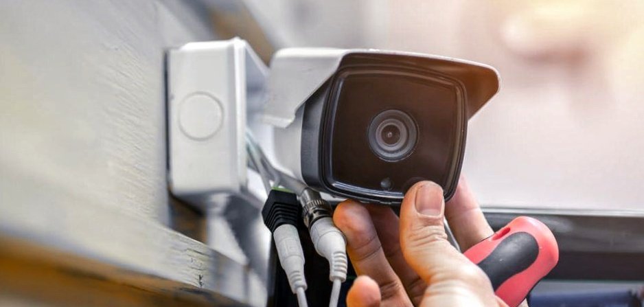 DM Doda orders “mandatory installation of CCTV cameras in shops and establishments” across district within 15 days