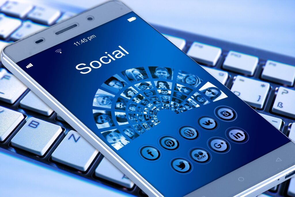 Maximizing Your Social Media Strategy: The Advantages, Challenges, and Benefits for Businesses