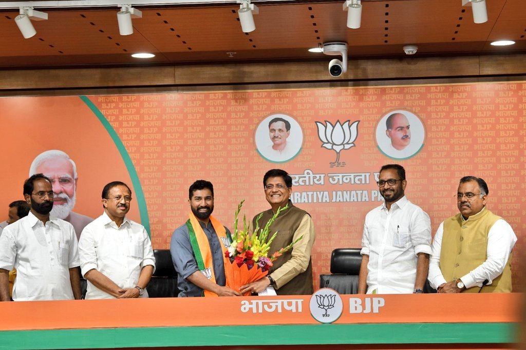 Congress Veteran AK Antony’s Son Anil Antony Joins BJP: A Big Setback for Congress