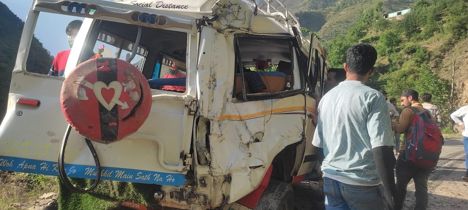 Two Injured in Tata Sumo Mishap in Doda’s Kahara area