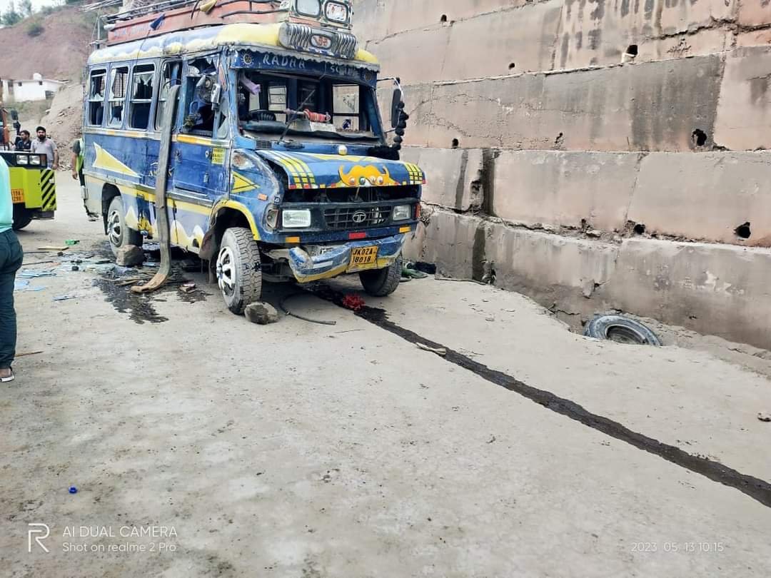 12 Injured as Mini-Bus Skids off Road in J&K’s Ramban