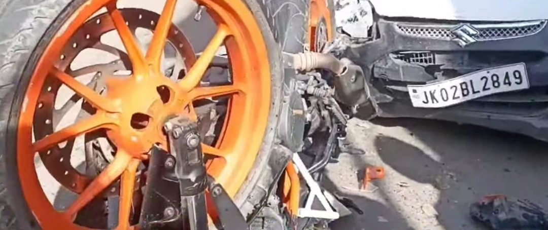 Two Motorcycle Riders Injured in Head-On Collision with Vehicle in Poonch