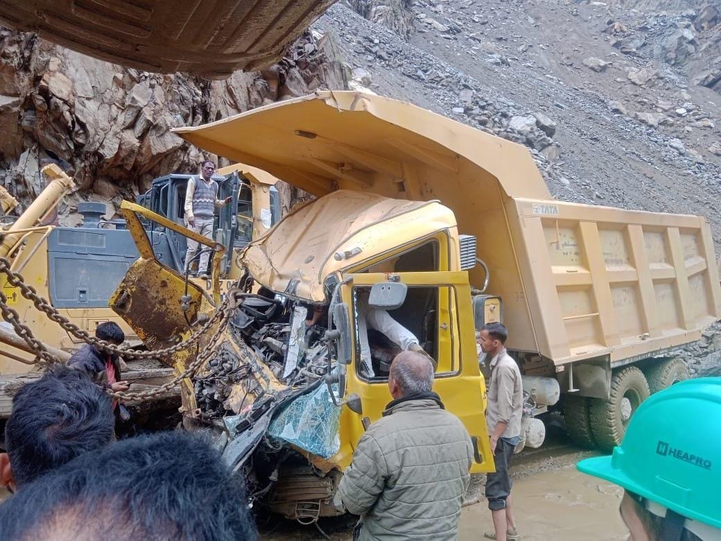 Massive Stone Fall in Dangdoru Kishtwar Leaves One Seriously Injured