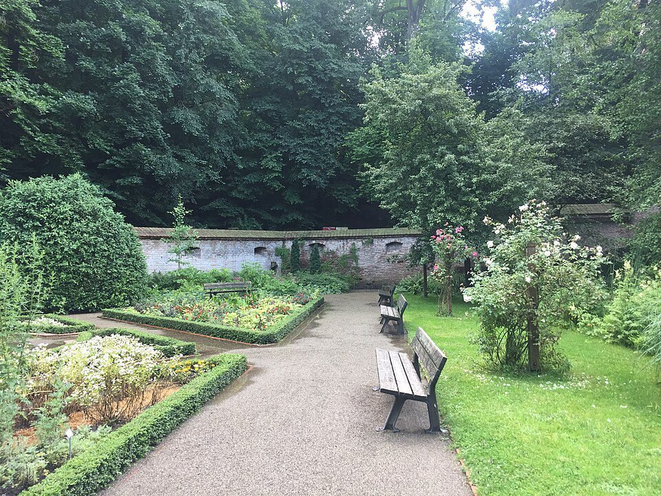 Augsburg_Kräutergarten_am_Roten_Tor_03