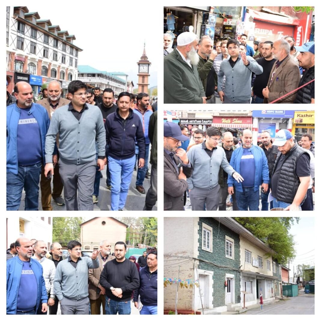 Jammu and Kashmir: Srinagar Smart City CEO Inspects Lal Chowk Civic Services Jammu and Kashmir: Srinagar Smart City CEO Inspects Lal Chowk Civic Services