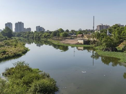 Baner Hindu Crematorium on the bank of Mula River, Pune Photo taken from Bharatratna Dr Babasheb Ambedkar Bridge, Baner