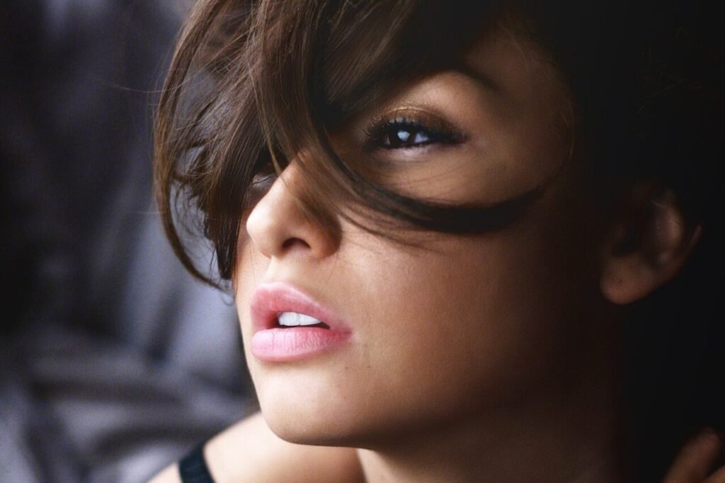 Jackie has this expressiveness in her eyes. Not only when I photograph her, but also during our daily conversations.