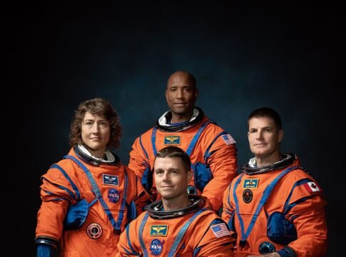 LOCATION: Bldg. 8, Room 183 - Photo Studio. SUBJECT: Official crew portrait for Artemis II, clockwise from left: NASA Astronauts Christina Koch, Victor Glover, Canadian Space Agency Astronaut Jeremy …