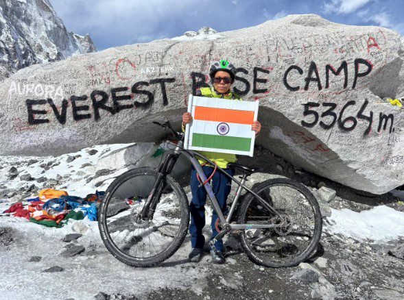 Uttar Pradesh Woman Cycles to Everest Base Camp in Record 14 Days Uttar Pradesh Woman Cycles to Everest Base Camp in Record 14 Days