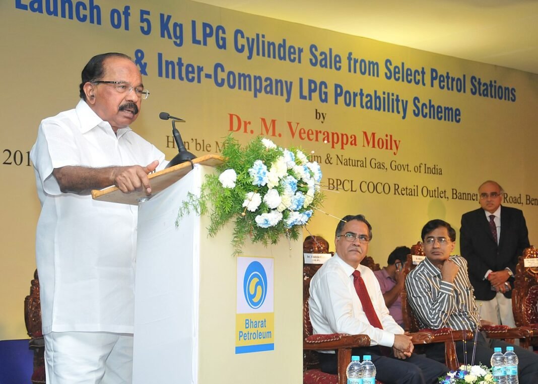Commercial LPG Prices Rise by Rs 195.50 Amid West Asian Tensions The Union Minister for Petroleum & Natural Gas, Dr. M. Veerappa Moily addressing at the launch of a novel scheme of sale of 5 kg LPG cylinders at market price with minimal documentation through C…