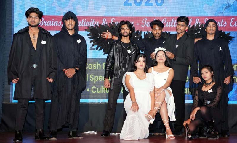 Vigyanotsav 2026 Concludes with Cultural Showcase at Swami Vivekanand Subharti University Vigyanotsav 2026 Concludes with Cultural Showcase at Swami Vivekanand Subharti University