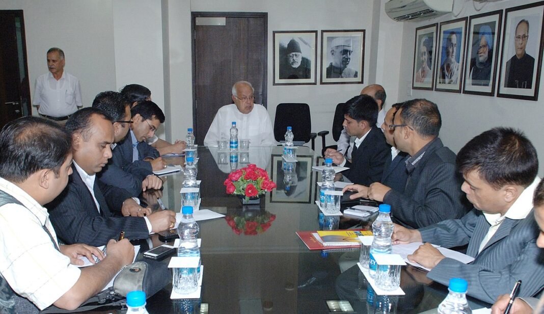Jammu and Kashmir: Farooq Abdullah Warns of Impending Fuel, Gas Crisis A Delegation of Journalists from Nepal called on the Union Minister for New and Renewable Energy, Dr. Farooq Abdullah, in New Delhi on April 23, 2013.