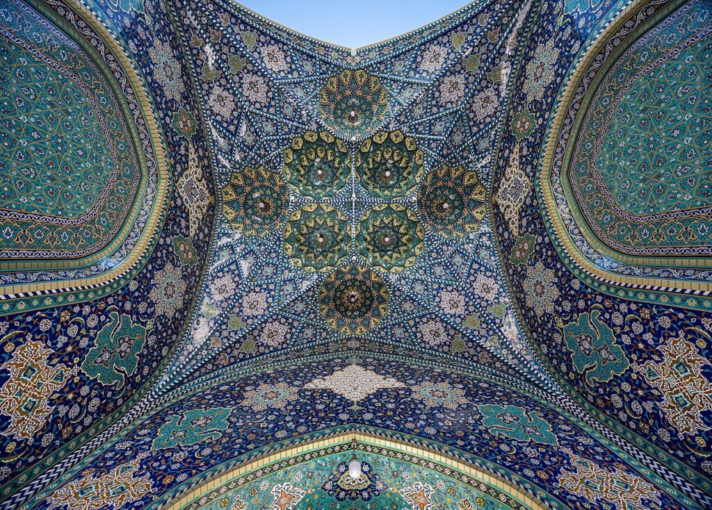 Bottom view of the iwan at one of the entrances at Fatima Masumeh Shrine, Qom, Iran. this picture merged from 25 pictures. 5 frames and each frame contain 5 pictures with 5 levels of exposure. HDR + …