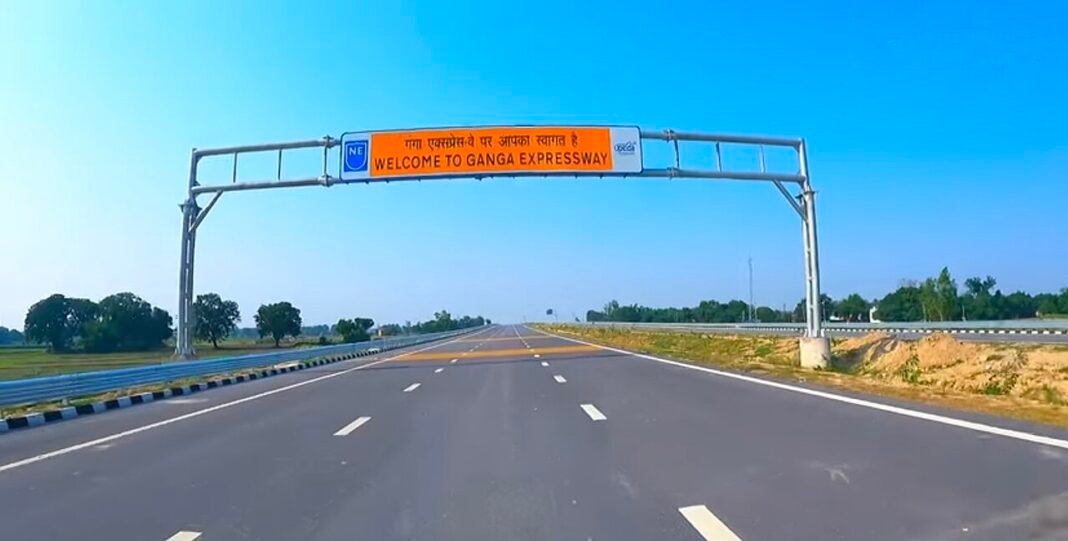 Uttar Pradesh Ganga Expressway Promises Significant Freight Savings and Reduced Travel Time It is photo of ganga expressway in prayagraj km 600