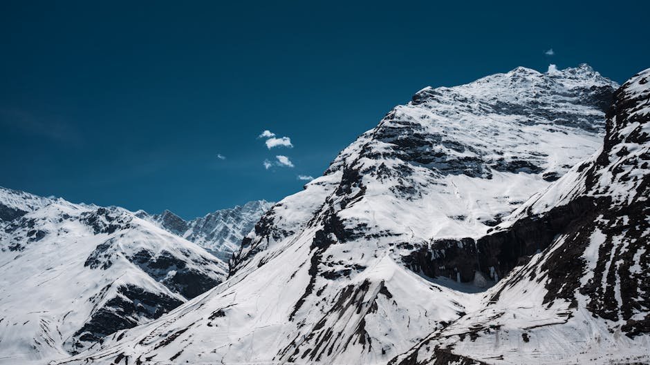 Himachal Pradesh braces for warmer days as dry spell to continue till May 21 Majestic snow-covered mountains under a clear blue sky in Sissu, Himachal Pradesh, India.