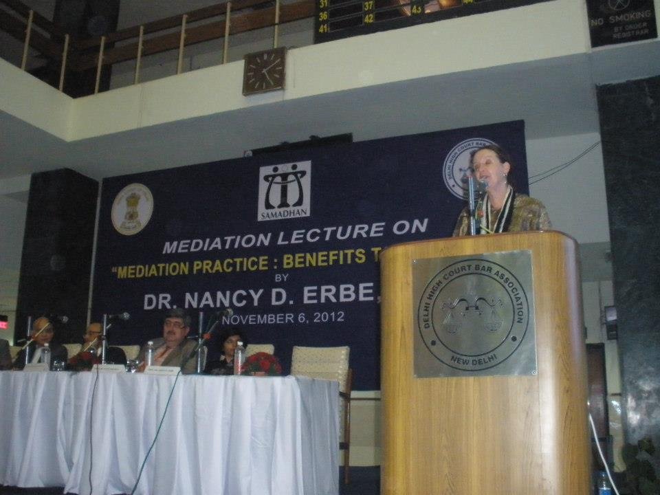 Nancy Erbe giving lecture to 300+ Judges Lawyers and mediations of Delhi High Court.