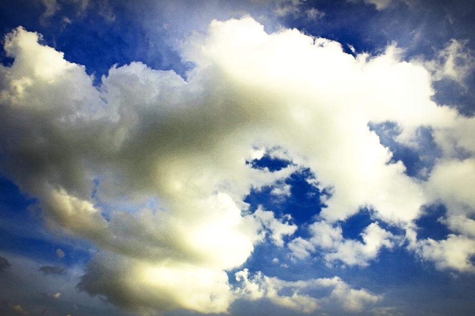 Kashmir Expected to Experience Cloudy Weather Next Week, With Scattered Showers Possible A beautiful cloudscape with cumulus clouds against a bright blue sky, capturing nature's tranquility.