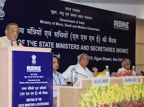 The Minister of State (Independent Charge) of Micro, Small and Medium Enterprises, Shri Dinsha J. Patel delivering the inaugural address at the Meeting with the State Ministers and Secretaries (Indus…